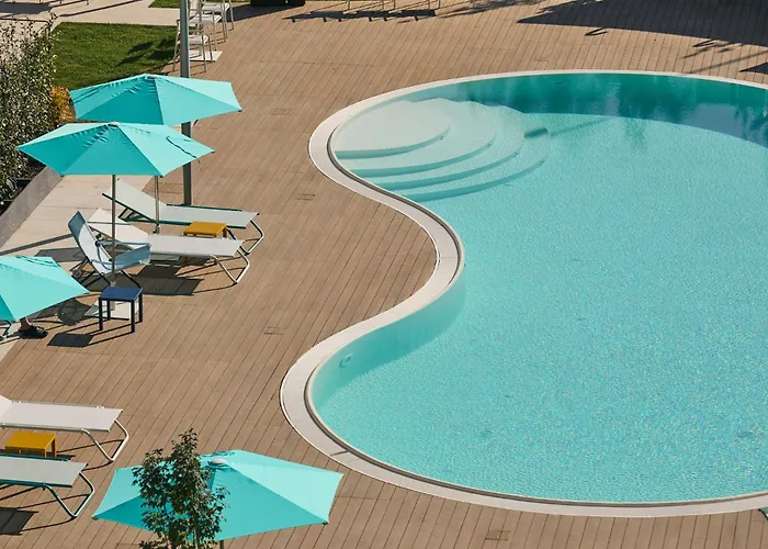 Ξενοδοχείο Quark 4*