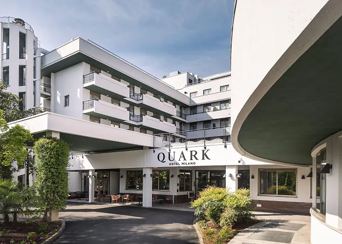 Quark ホテル 4*