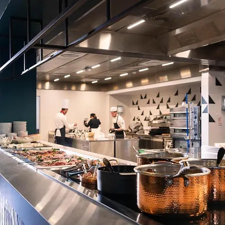 كوارك هوتل ميلانو فندق